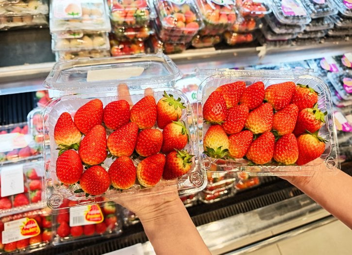Compare Strawberry Weight