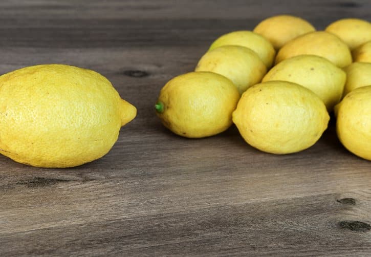 Big And Small Lemons Side By Side