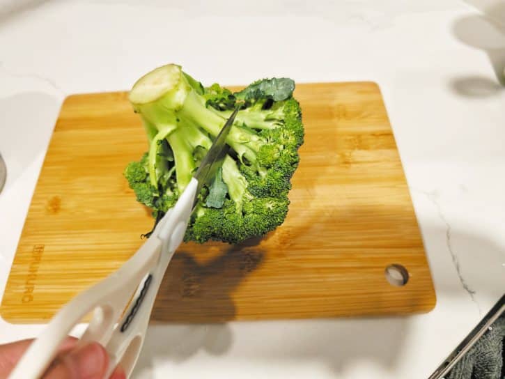 Cutting Broccoli Into Florets